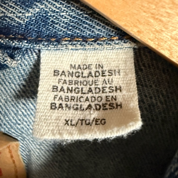 Custom Levi's Denim Jacket with Bottoms Up Embroidery and Flag Patch - Picture 10 of 12